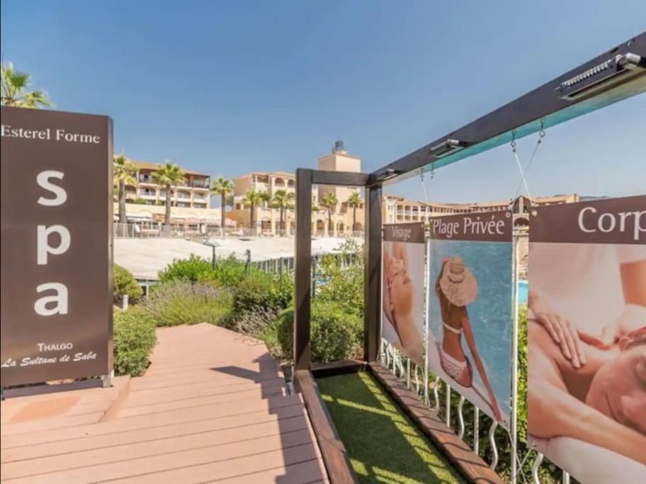Village Cap Esterel, Piscine, Plage Saint-Raphael  Bagian luar foto