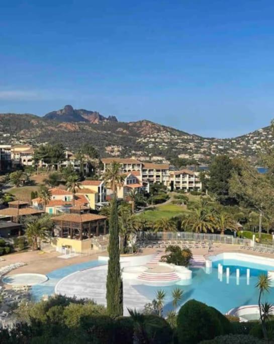 Village Cap Esterel, Piscine, Plage Saint-Raphael  Bagian luar foto
