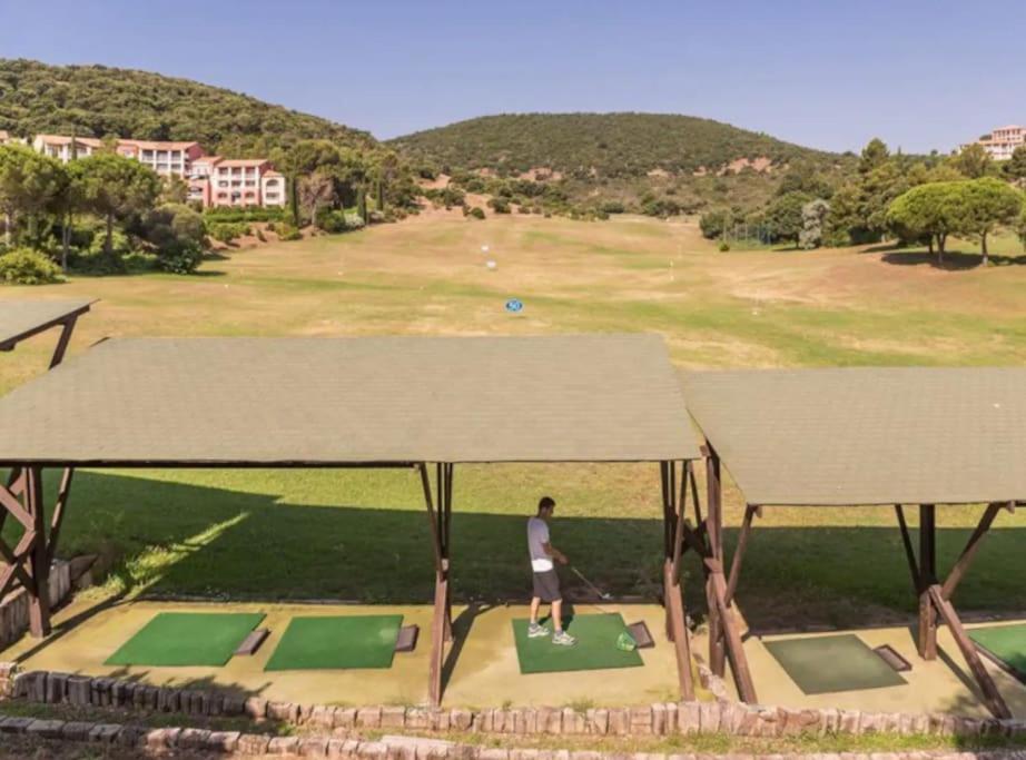 Village Cap Esterel, Piscine, Plage Saint-Raphael  Bagian luar foto