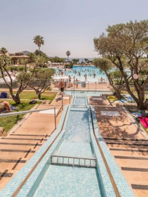 Village Cap Esterel, Piscine, Plage Saint-Raphael  Bagian luar foto