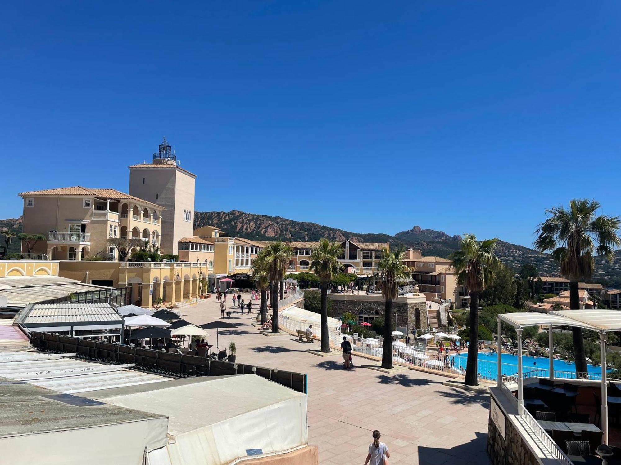 Village Cap Esterel, Piscine, Plage Saint-Raphael  Bagian luar foto