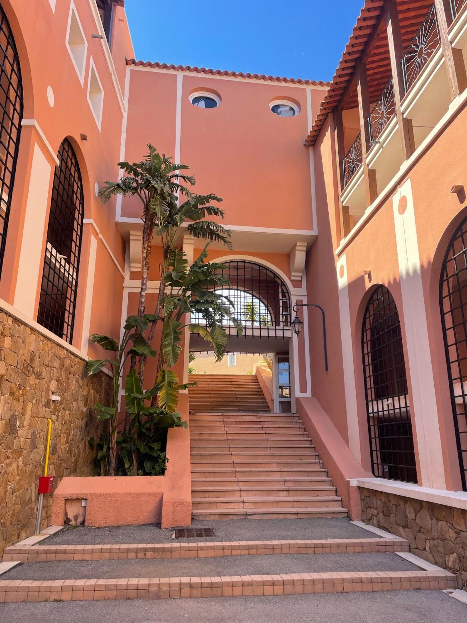 Village Cap Esterel, Piscine, Plage Saint-Raphael  Bagian luar foto