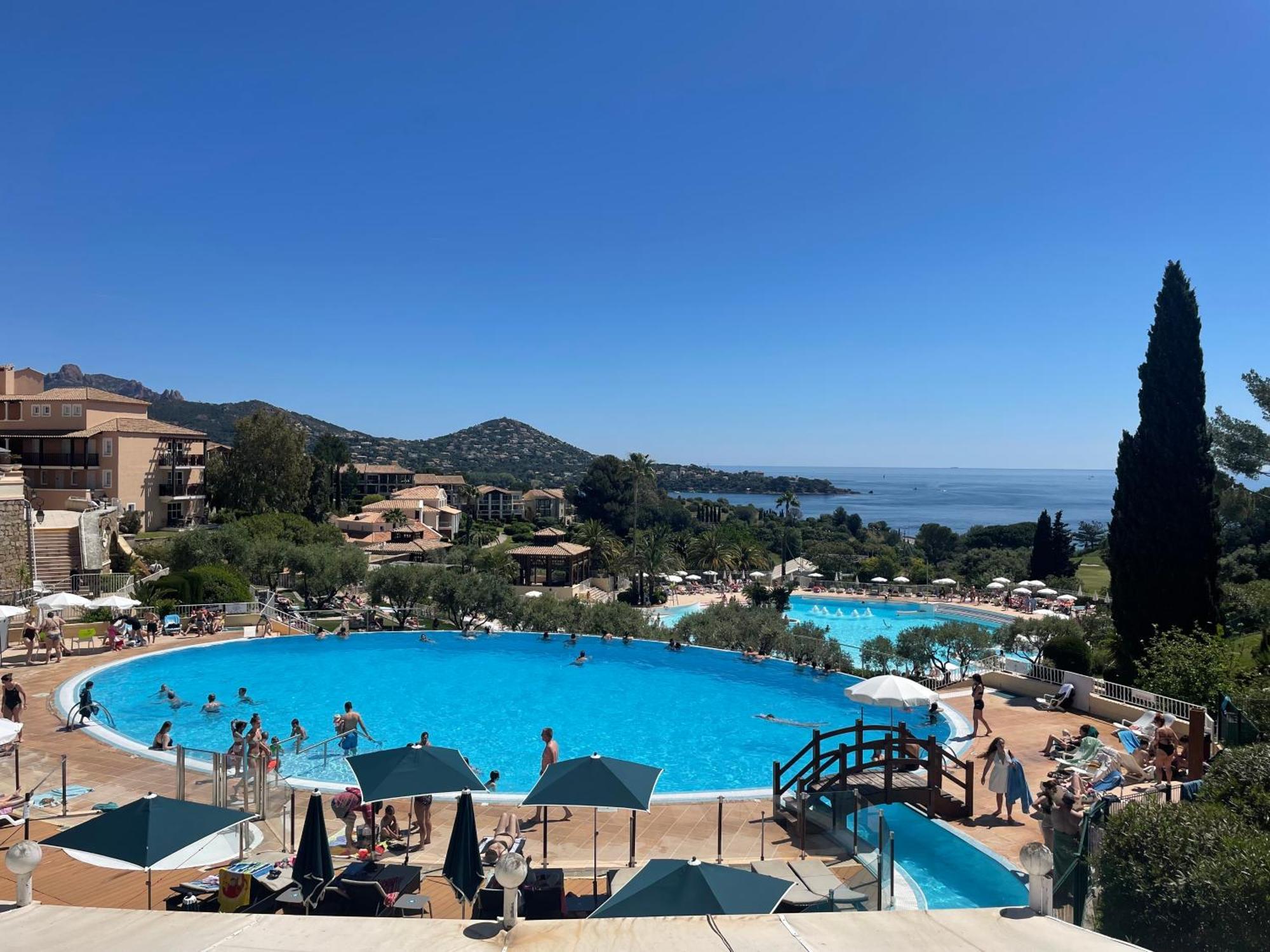 Village Cap Esterel, Piscine, Plage Saint-Raphael  Bagian luar foto