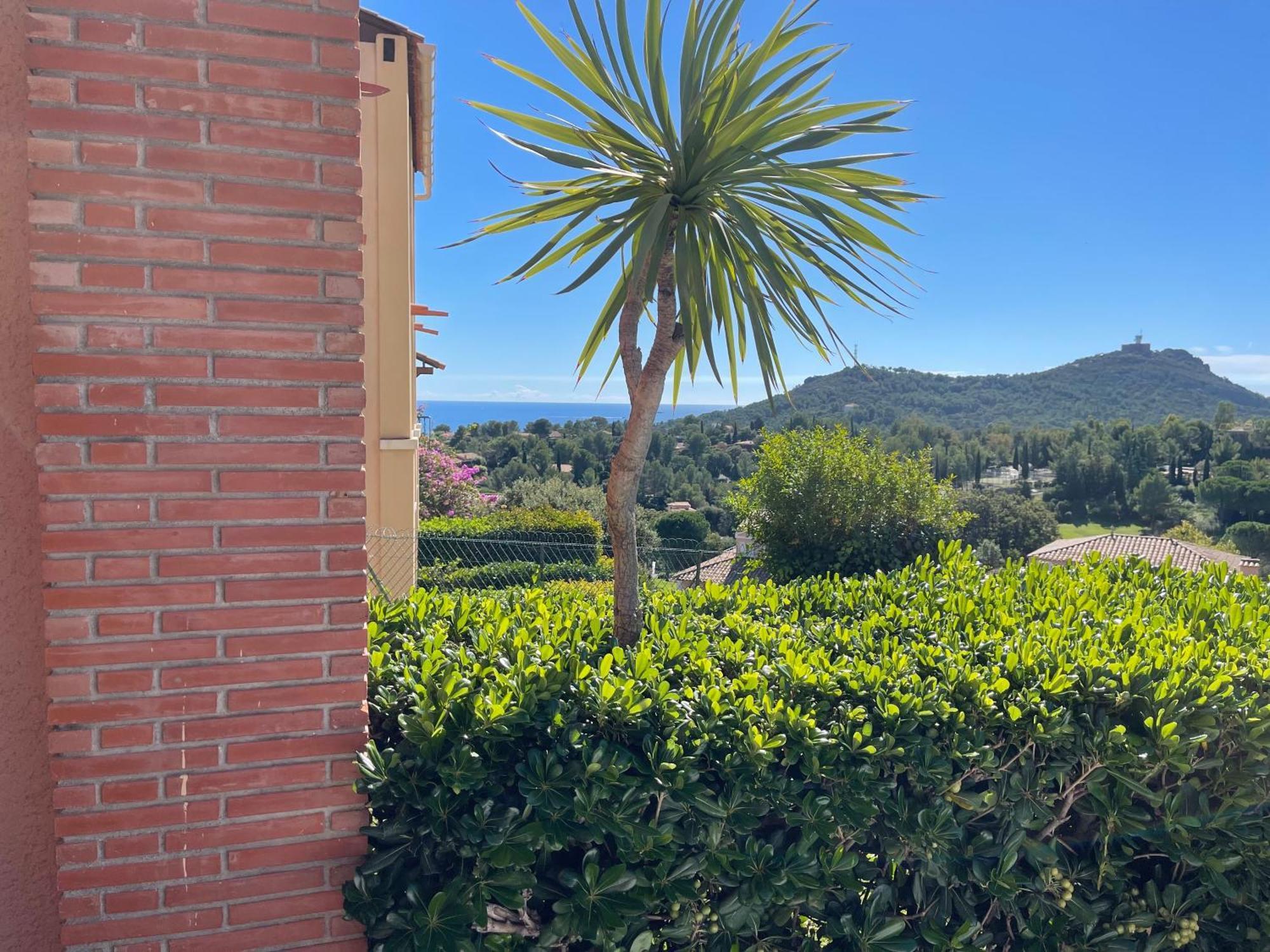 Village Cap Esterel, Piscine, Plage Saint-Raphael  Bagian luar foto